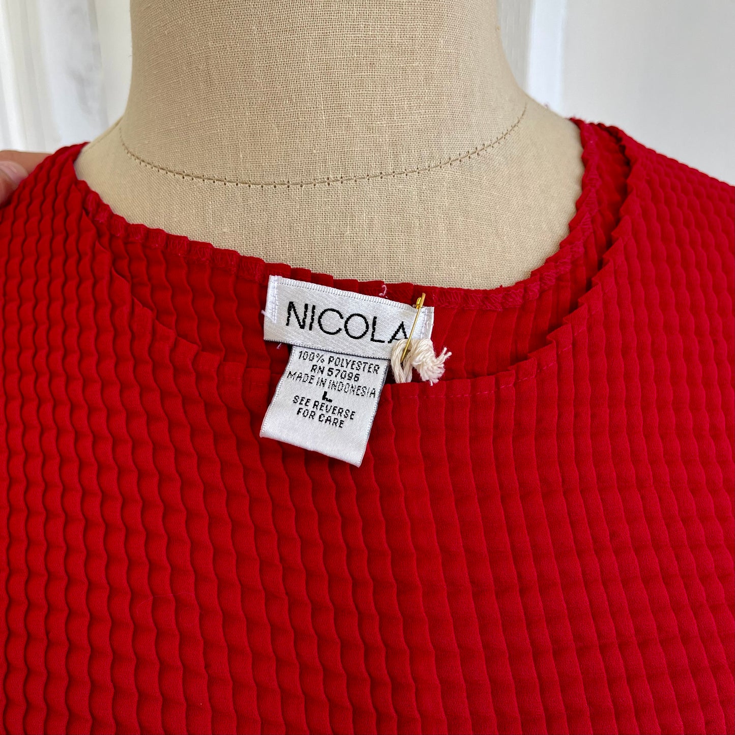 Vintage 1990's Nicola Women's Red Crinkle Sleeveless Top